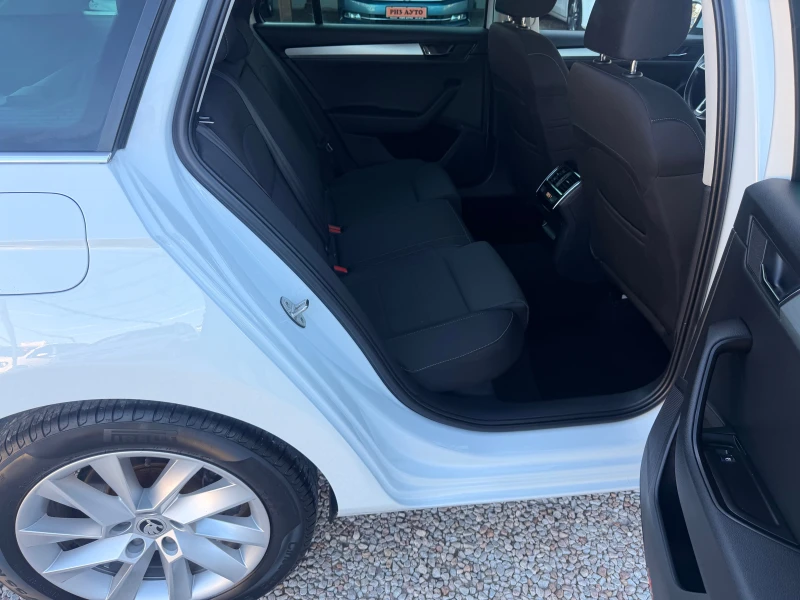 Skoda Superb 2.0TDI* AUT* NAVI* 150ks* TOP, снимка 16 - Автомобили и джипове - 52738982