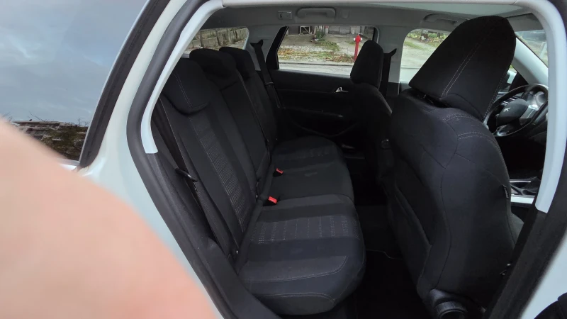 Peugeot 308 2.0 Автоматик Фул Лед, снимка 14 - Автомобили и джипове - 52863806