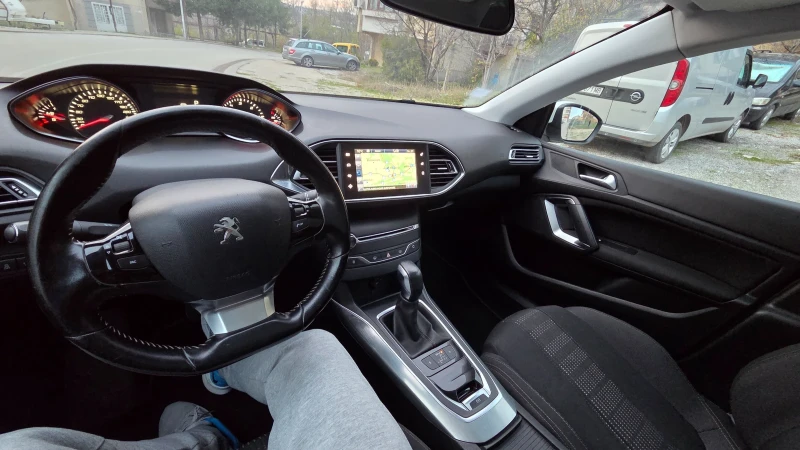 Peugeot 308 2.0 Автоматик Фул Лед, снимка 12 - Автомобили и джипове - 52863806