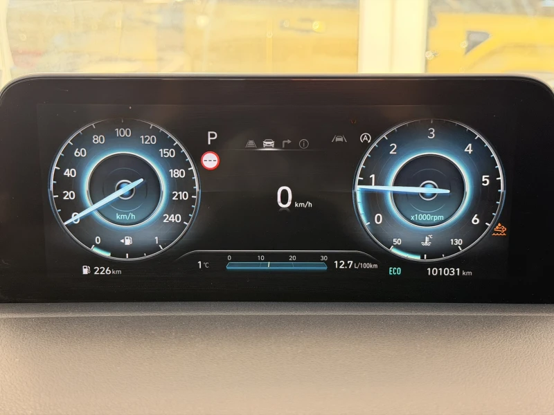 Hyundai Staria Luxury 7 seats AWD, снимка 17 - Автомобили и джипове - 53175431