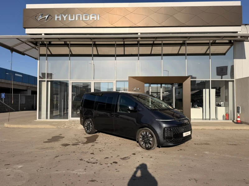 Hyundai Staria Luxury 7 seats AWD, снимка 7 - Автомобили и джипове - 53175431