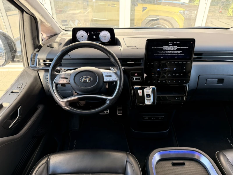 Hyundai Staria Luxury 7 seats AWD, снимка 16 - Автомобили и джипове - 53175431