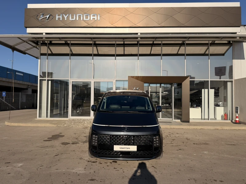 Hyundai Staria Luxury 7 seats AWD, снимка 8 - Автомобили и джипове - 53175431