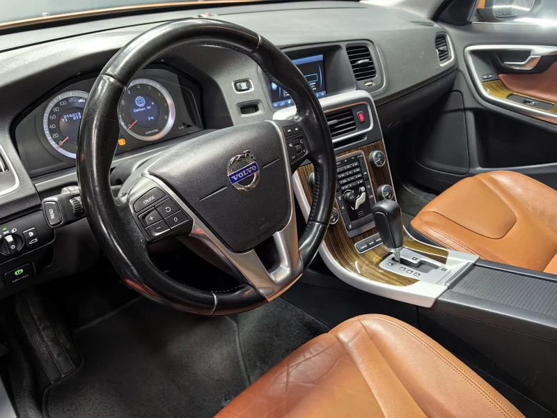 Volvo S60 T6* TURBO* AWD* COMPRESSOR* КОЖА* НАВИ* ПОДГРЕВ* , снимка 9 - Автомобили и джипове - 53561938