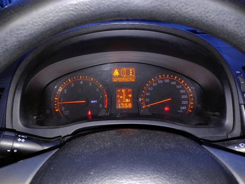 Toyota Avensis, снимка 16 - Автомобили и джипове - 53588057