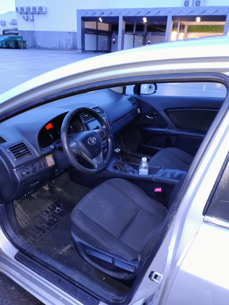 Toyota Avensis, снимка 13 - Автомобили и джипове - 53588057