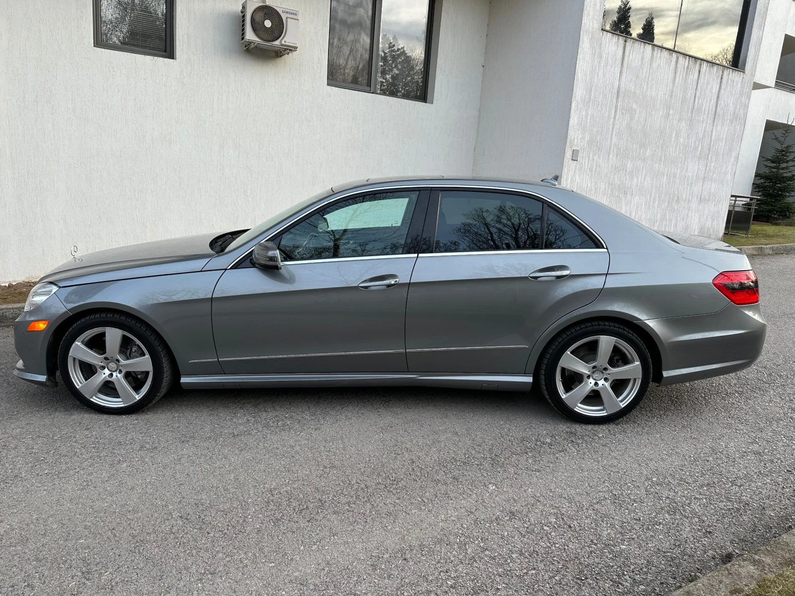 Mercedes-Benz E 500 4MATIC / 388hp / 7G - изображение 4