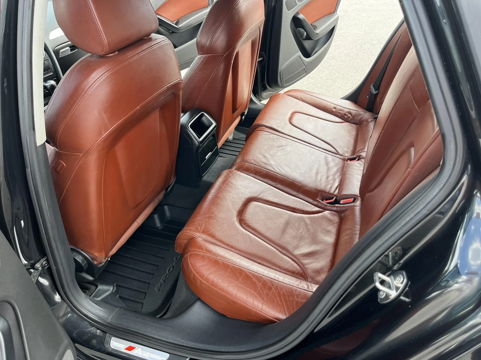 Audi A4 2.0TDI 143к S-LINE АВТОПИЛОТ NAVI КСЕНОН ИТ  - изображение 9
