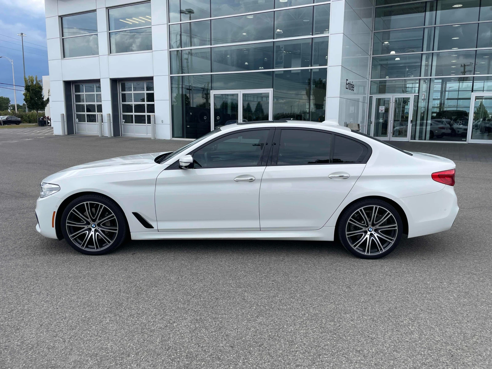 BMW 530 xDrive* CARFAX*  - изображение 2