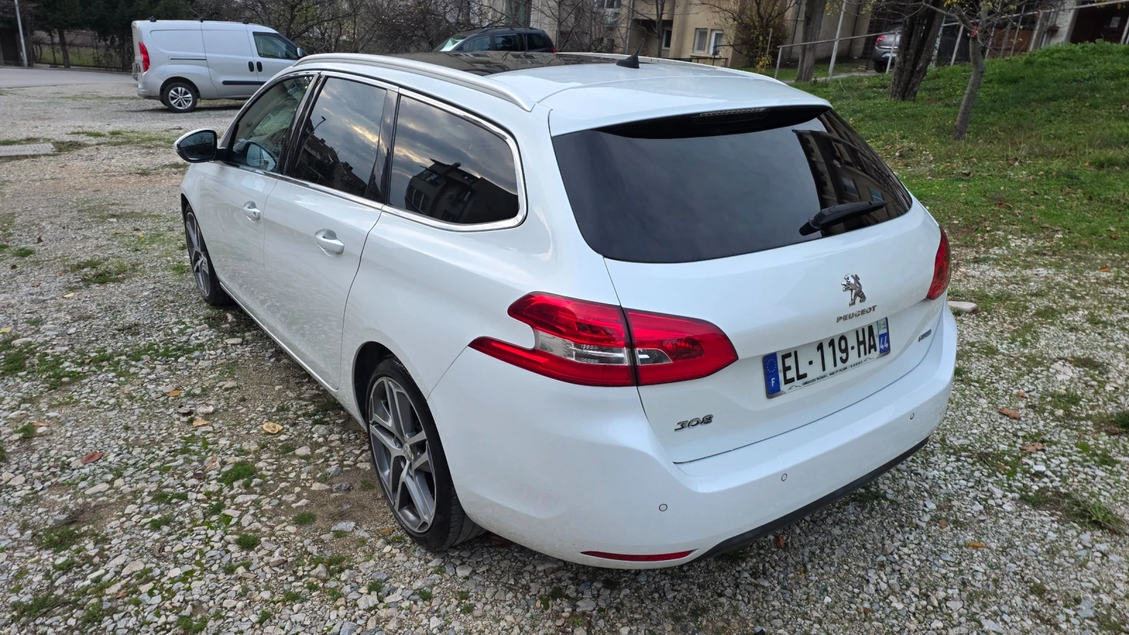 Peugeot 308 2.0 Автоматик Фул Лед - изображение 8