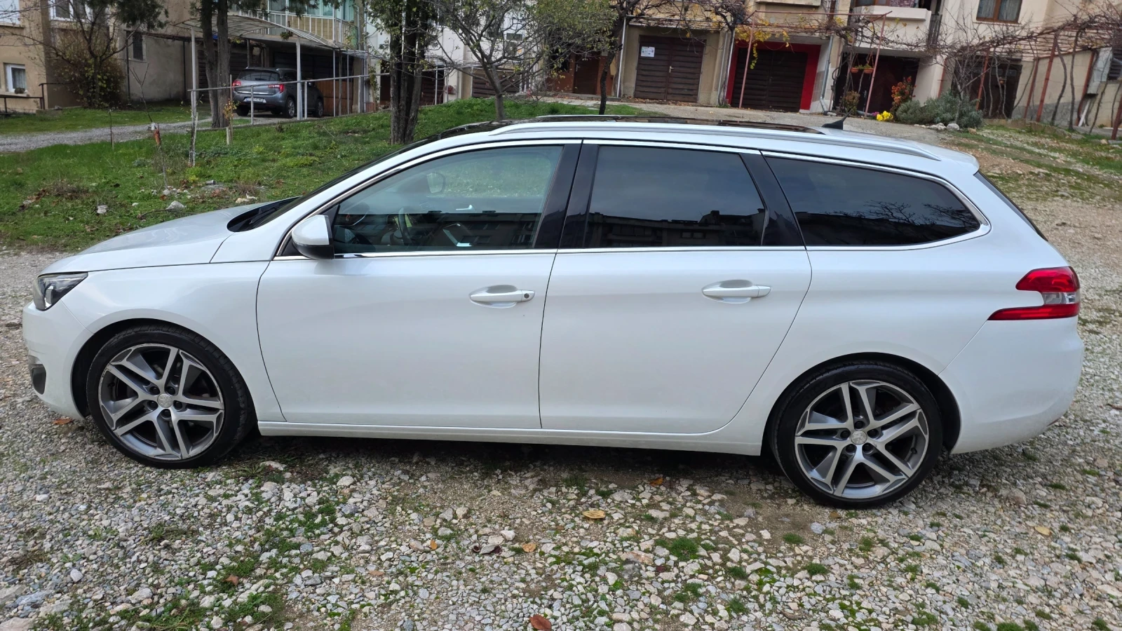 Peugeot 308 2.0 Автоматик Фул Лед - изображение 6