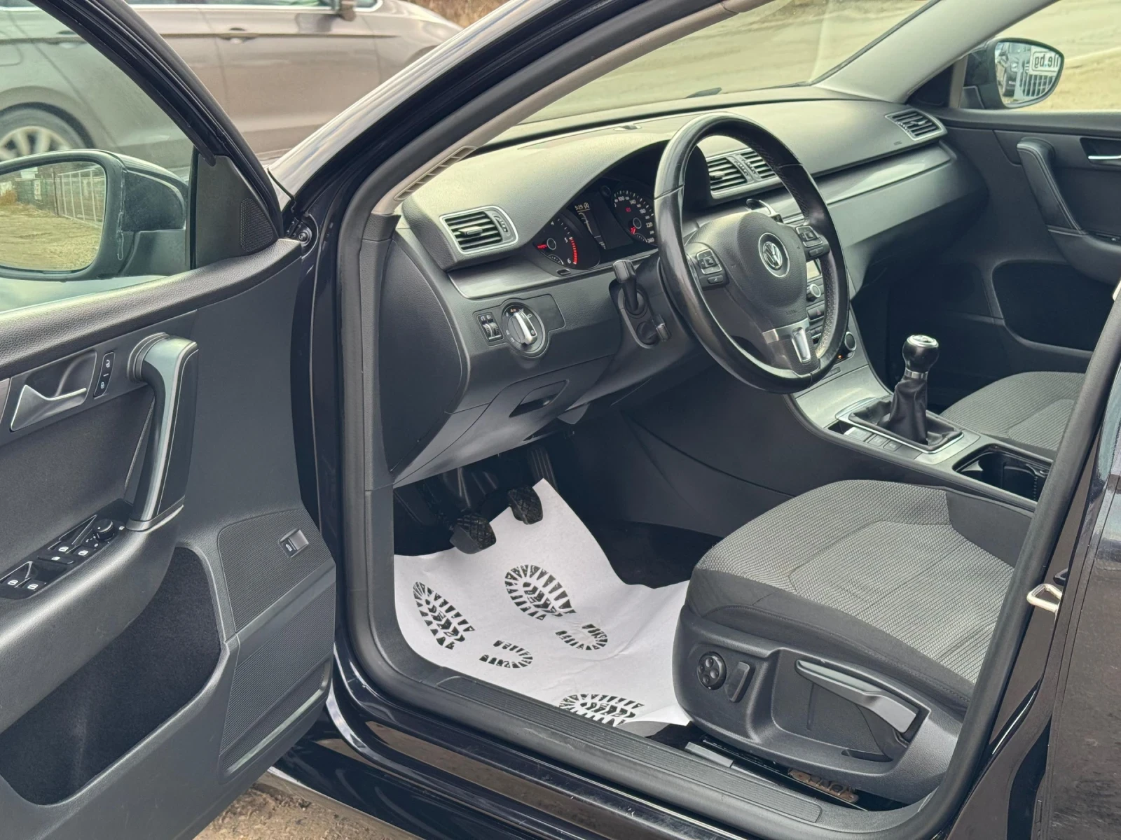 VW Passat 2.0 TDI 140k.s 6s.k PANORAMA - изображение 9