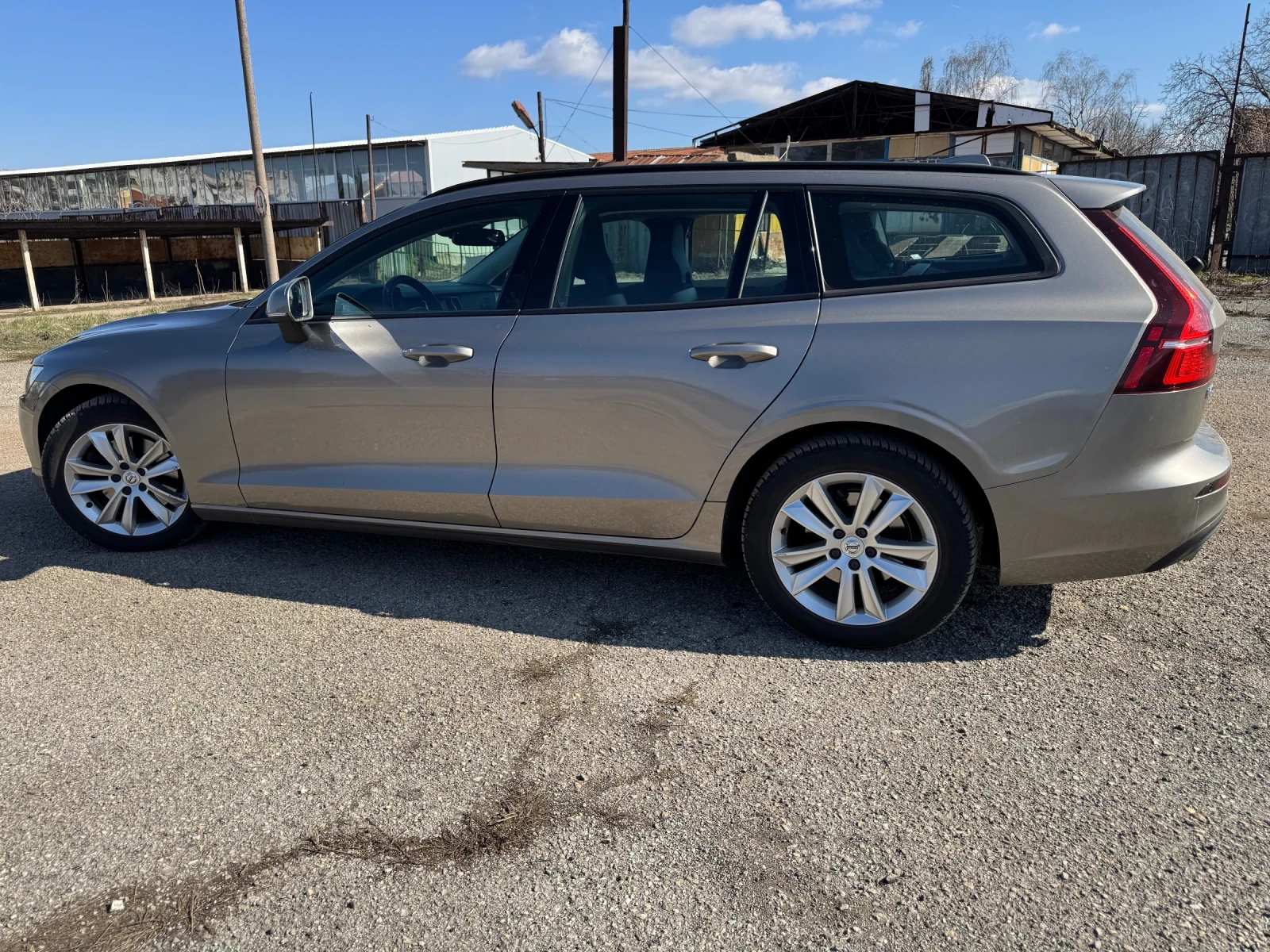 Volvo V60 Mild Hybrid Diesel B4 197 кс - изображение 4