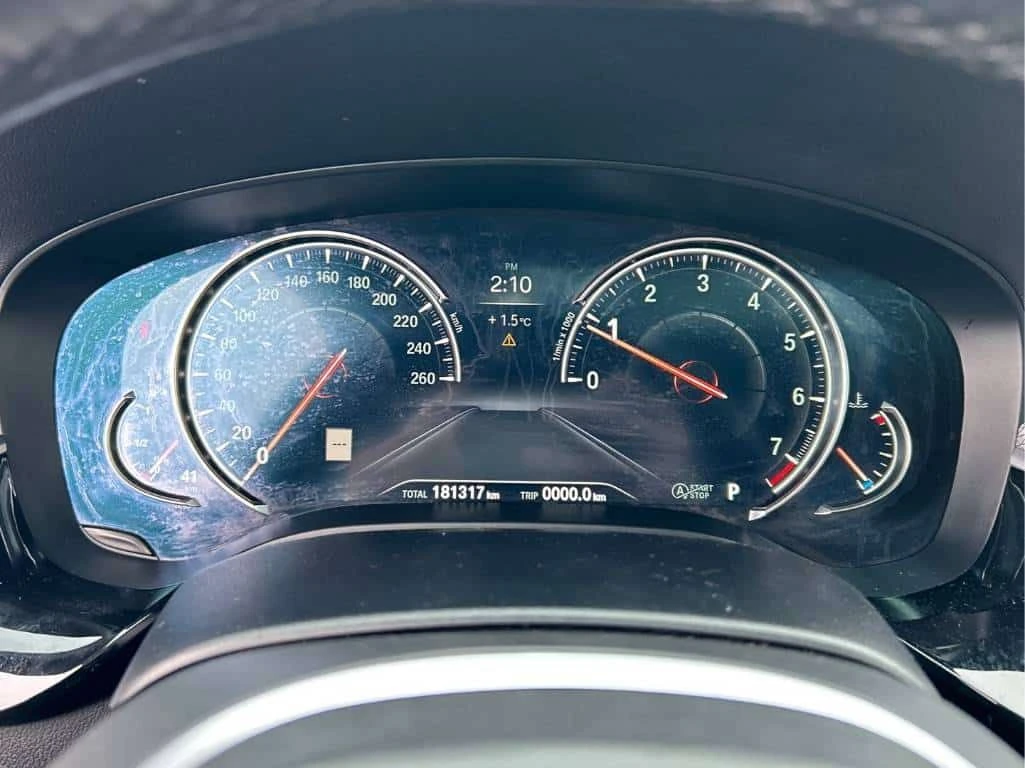 BMW 530 * xDrive * CARFAX * ОБДУХВАНЕ * 360 * ПАНОРАМА, снимка 7 - Автомобили и джипове - 53733233