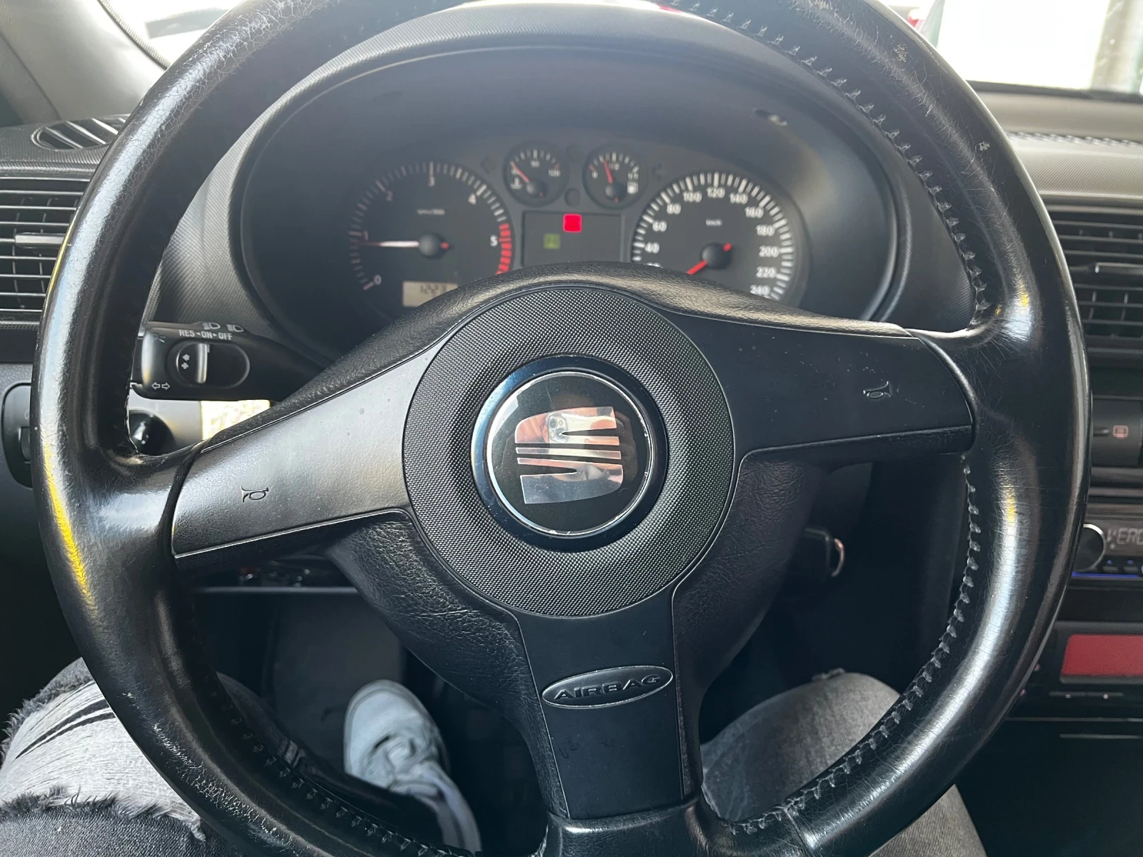 Seat Leon 1.9 TDI FR , снимка 5 - Автомобили и джипове - 54155938