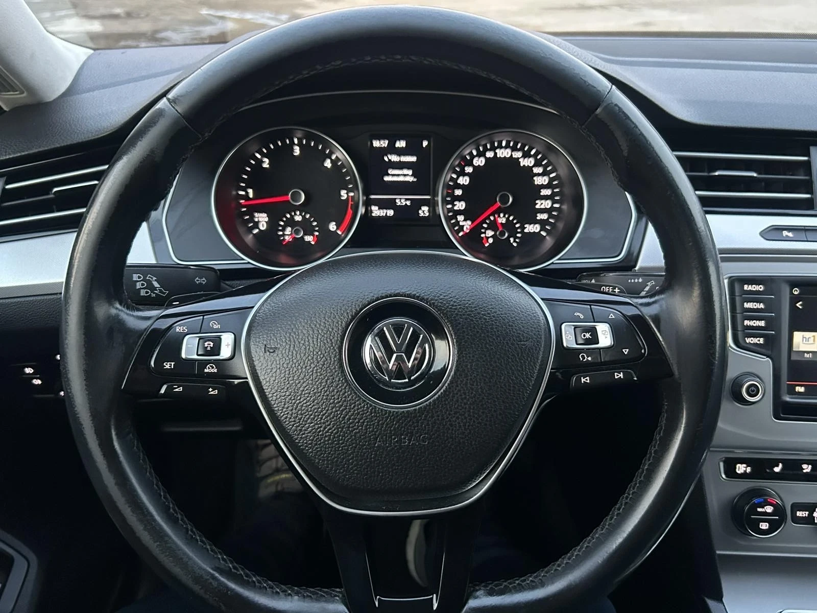 VW Passat 2.0 DSG 150, снимка 14 - Автомобили и джипове - 54230783