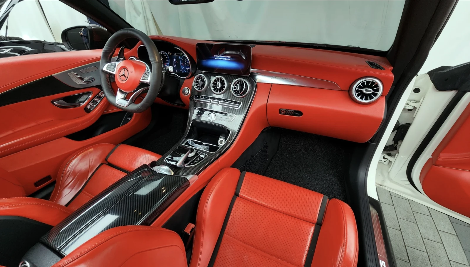 Mercedes-Benz C 63 AMG CUSTOM INTERIOR/ BURMESTER/ ОБДУХ/ FULL, снимка 7 - Автомобили и джипове - 54344823