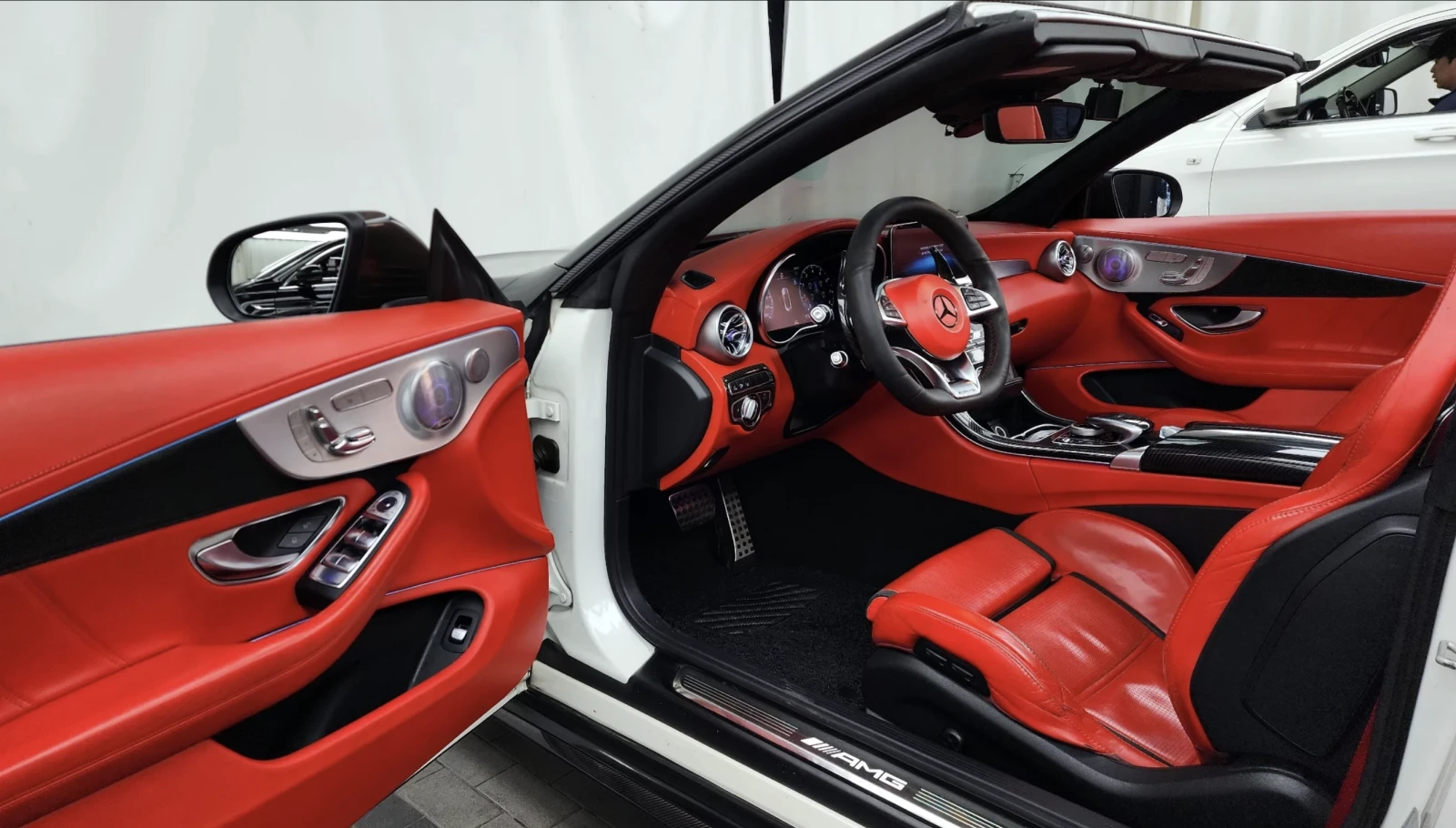 Mercedes-Benz C 63 AMG CUSTOM INTERIOR/ BURMESTER/ ОБДУХ/ FULL, снимка 9 - Автомобили и джипове - 54344823