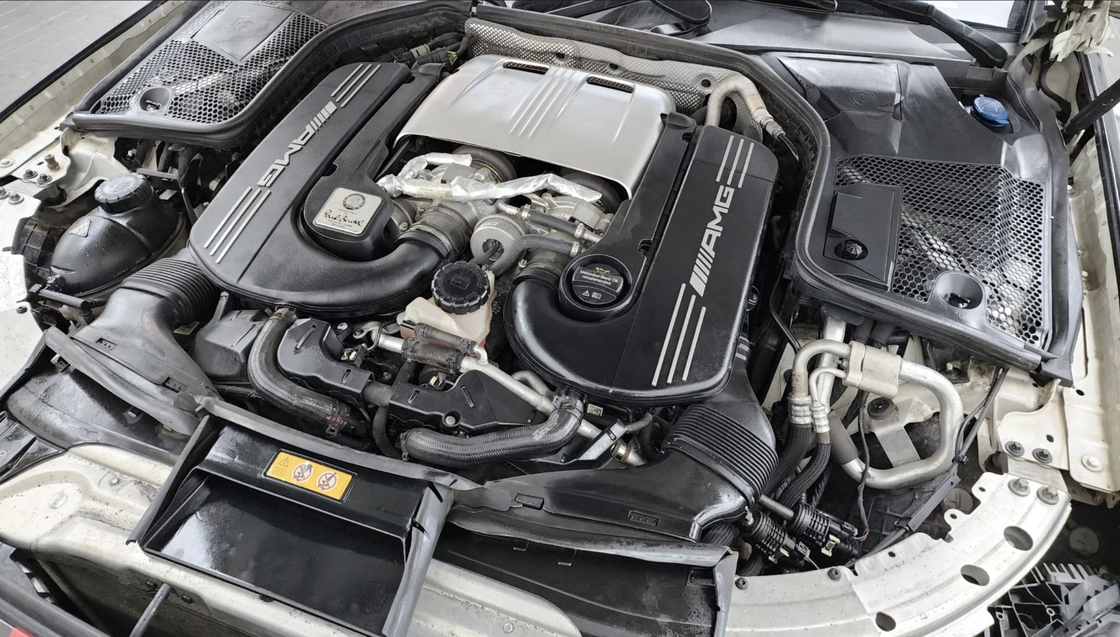 Mercedes-Benz C 63 AMG CUSTOM INTERIOR/ BURMESTER/ ОБДУХ/ FULL, снимка 6 - Автомобили и джипове - 54344823