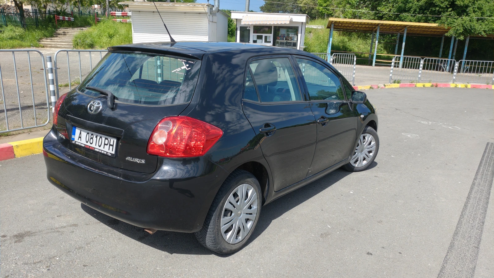 Toyota Auris, снимка 3 - Автомобили и джипове - 54673634