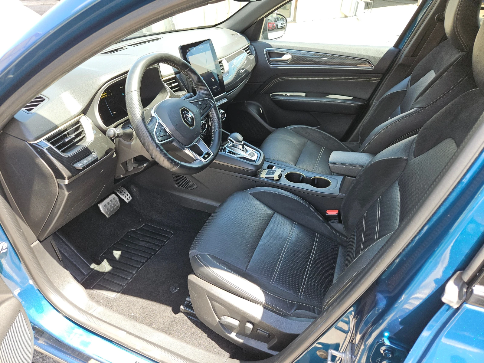 Renault Arkana 1.6E-Tech/full hybrid/145к.с/LED/ПОДГРЕВ/КАМЕРА, снимка 9 - Автомобили и джипове - 54710874