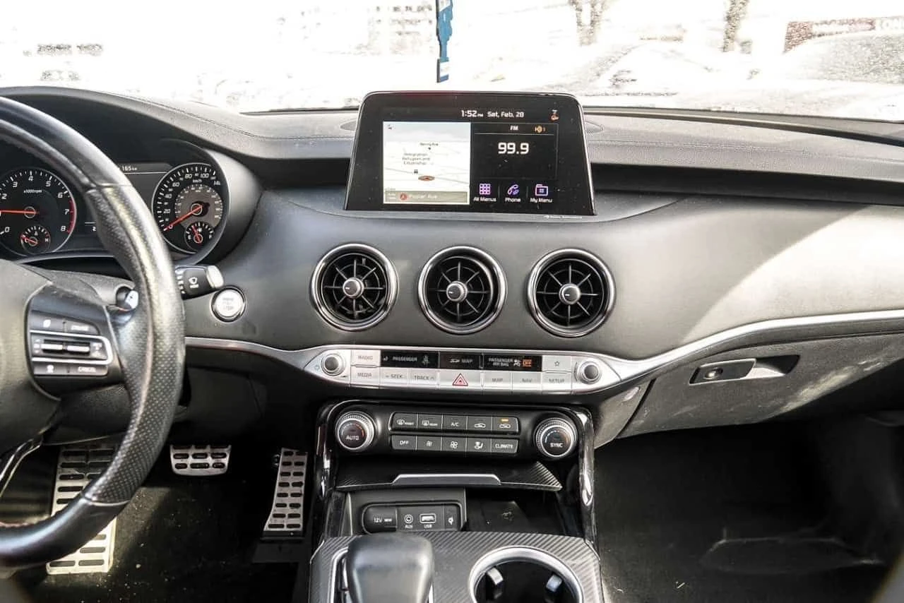 Kia Stinger * GT Limited AWD | HUD | RED INT | SUNROOF | CAM *, снимка 13 - Автомобили и джипове - 54870739