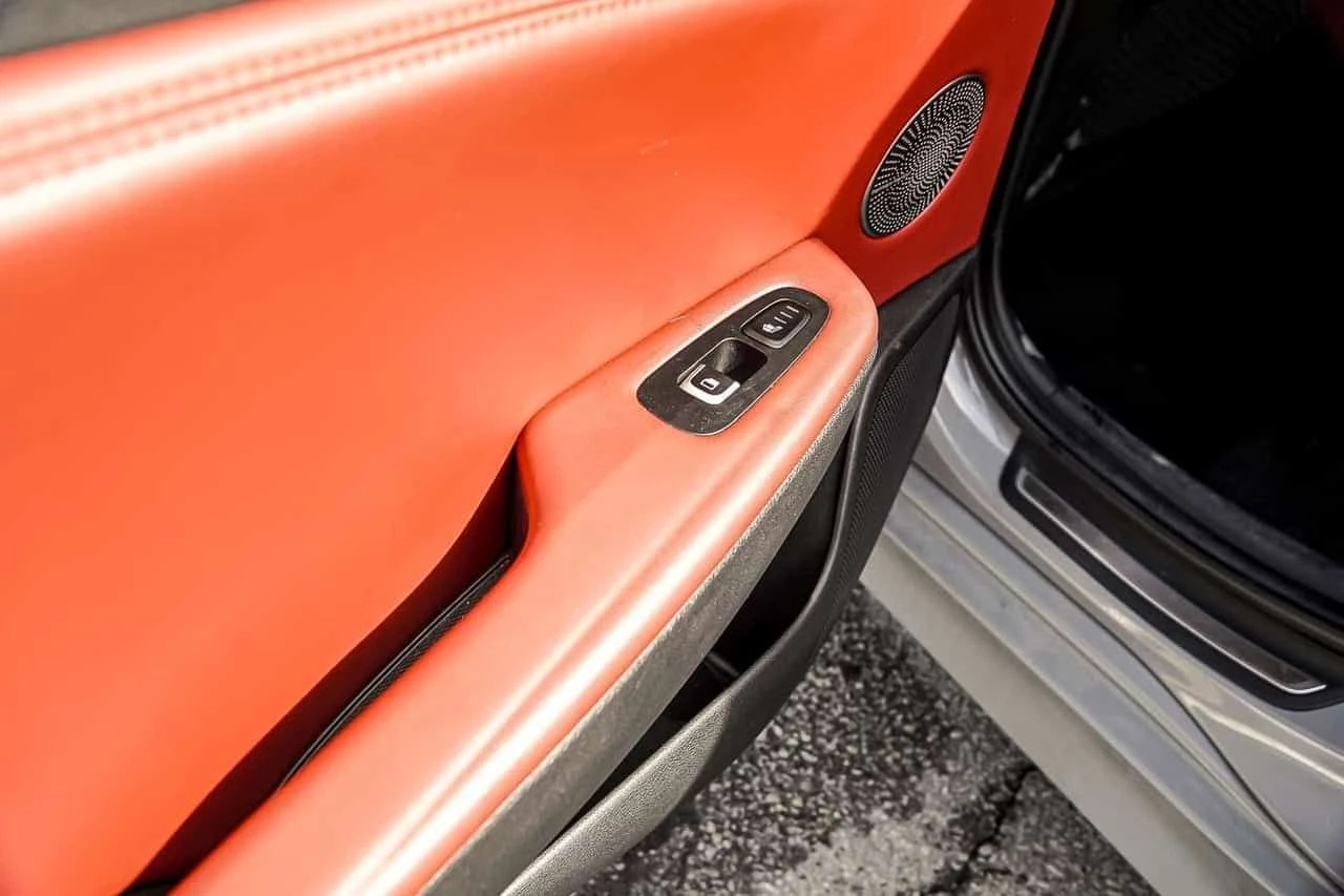 Kia Stinger * GT Limited AWD | HUD | RED INT | SUNROOF | CAM *, снимка 15 - Автомобили и джипове - 54870739
