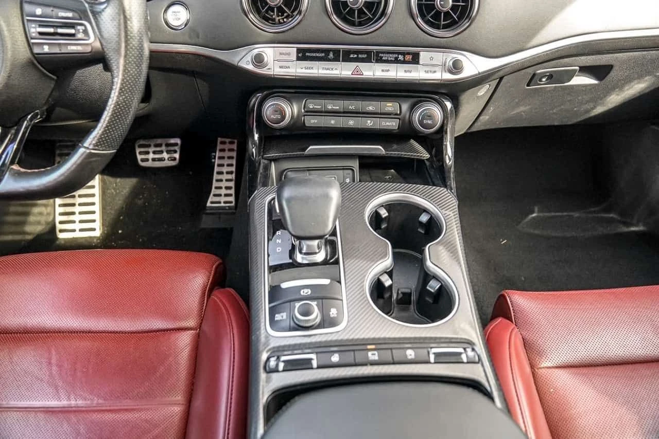 Kia Stinger * GT Limited AWD | HUD | RED INT | SUNROOF | CAM *, снимка 14 - Автомобили и джипове - 54870739