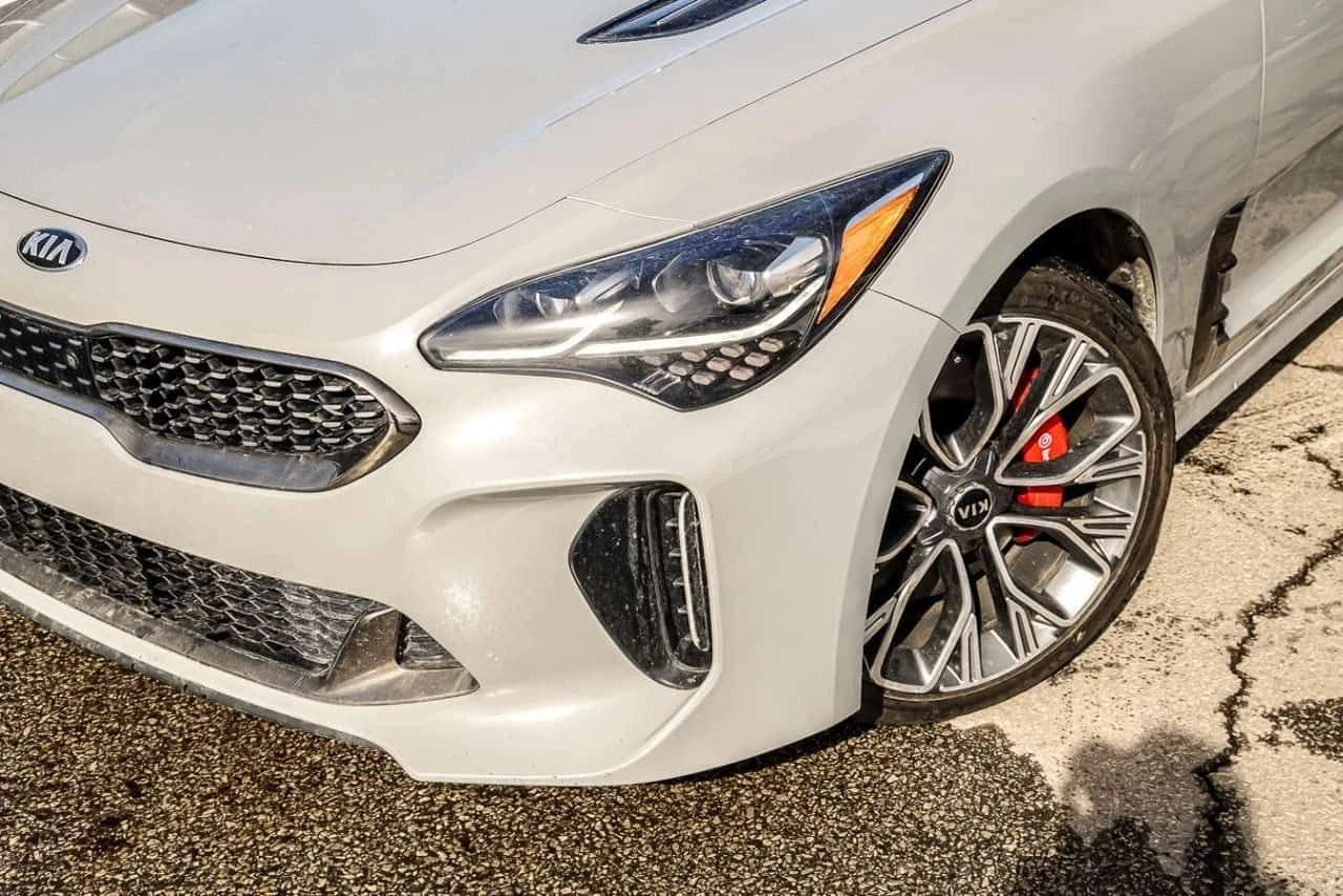 Kia Stinger * GT Limited AWD | HUD | RED INT | SUNROOF | CAM *, снимка 2 - Автомобили и джипове - 54870739