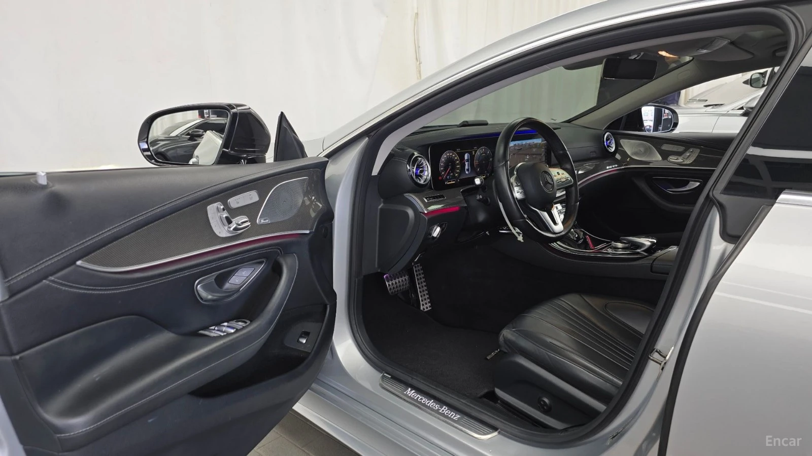 Mercedes-Benz CLS 300 d* AMG-LINE* ПОДГРЕВ* КАМЕРА* HEADUP* SUNROOF* , снимка 8 - Автомобили и джипове - 55476210