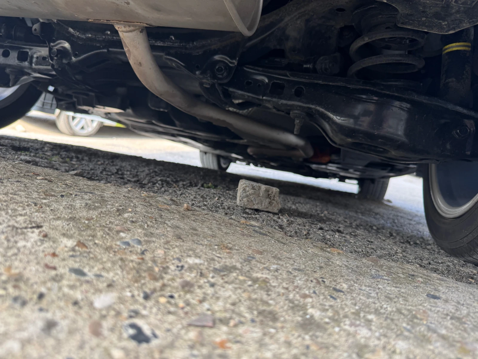 Toyota Auris Hybrid Регистрирана/Обслужена, снимка 16 - Автомобили и джипове - 55577951
