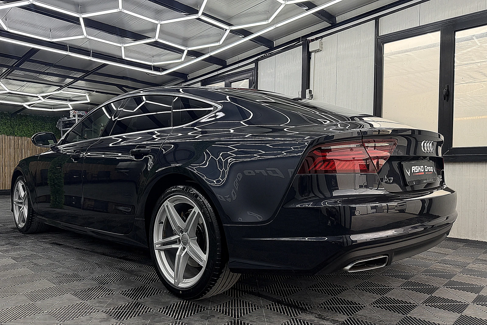 Audi A7 S-line/Facelift/360-kamera/Keyless/СОБСТВЕН ЛИЗИНГ, снимка 4 - Автомобили и джипове - 55815068