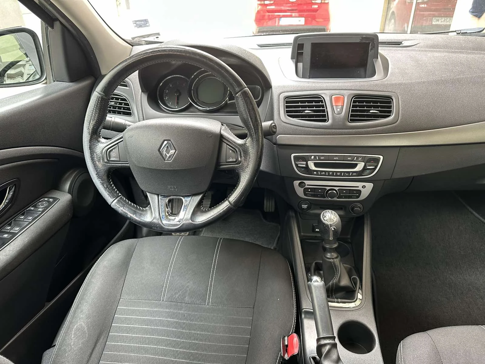 Renault Fluence 1.5 DCI , снимка 12 - Автомобили и джипове - 56020920
