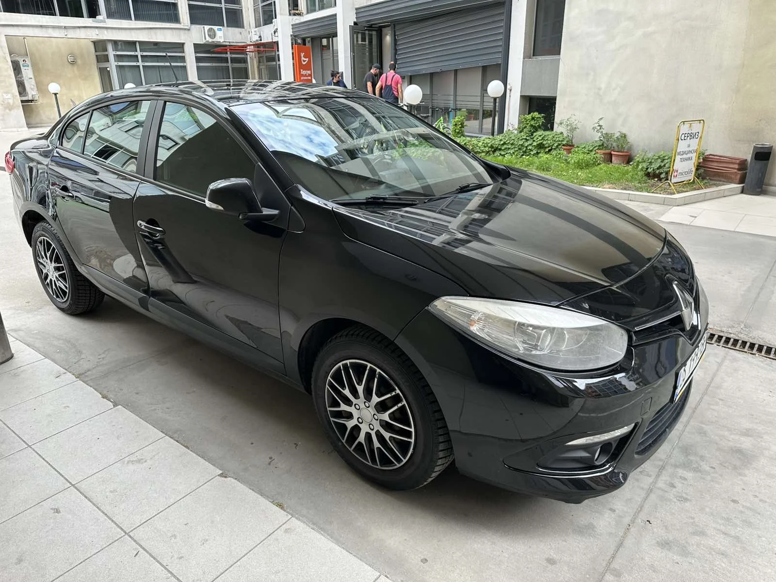 Renault Fluence 1.5 DCI , снимка 11 - Автомобили и джипове - 56020920
