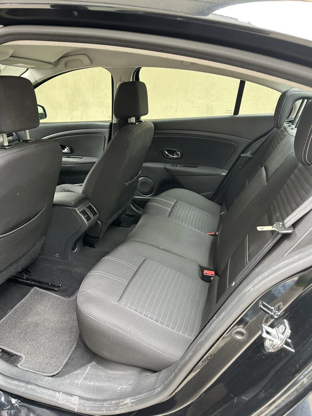 Renault Fluence 1.5 DCI , снимка 14 - Автомобили и джипове - 56020920