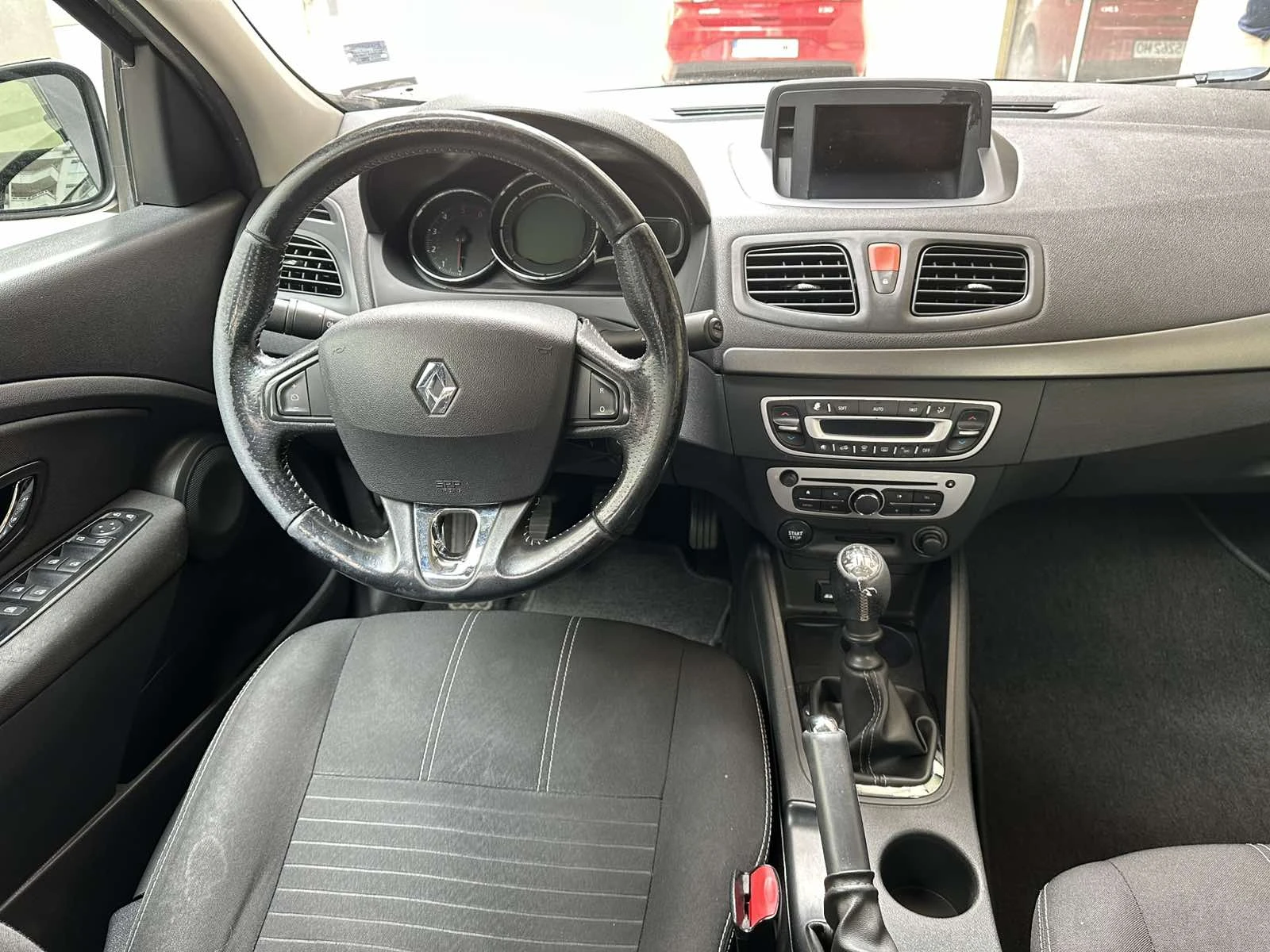 Renault Fluence 1.5 DCI , снимка 13 - Автомобили и джипове - 56020920
