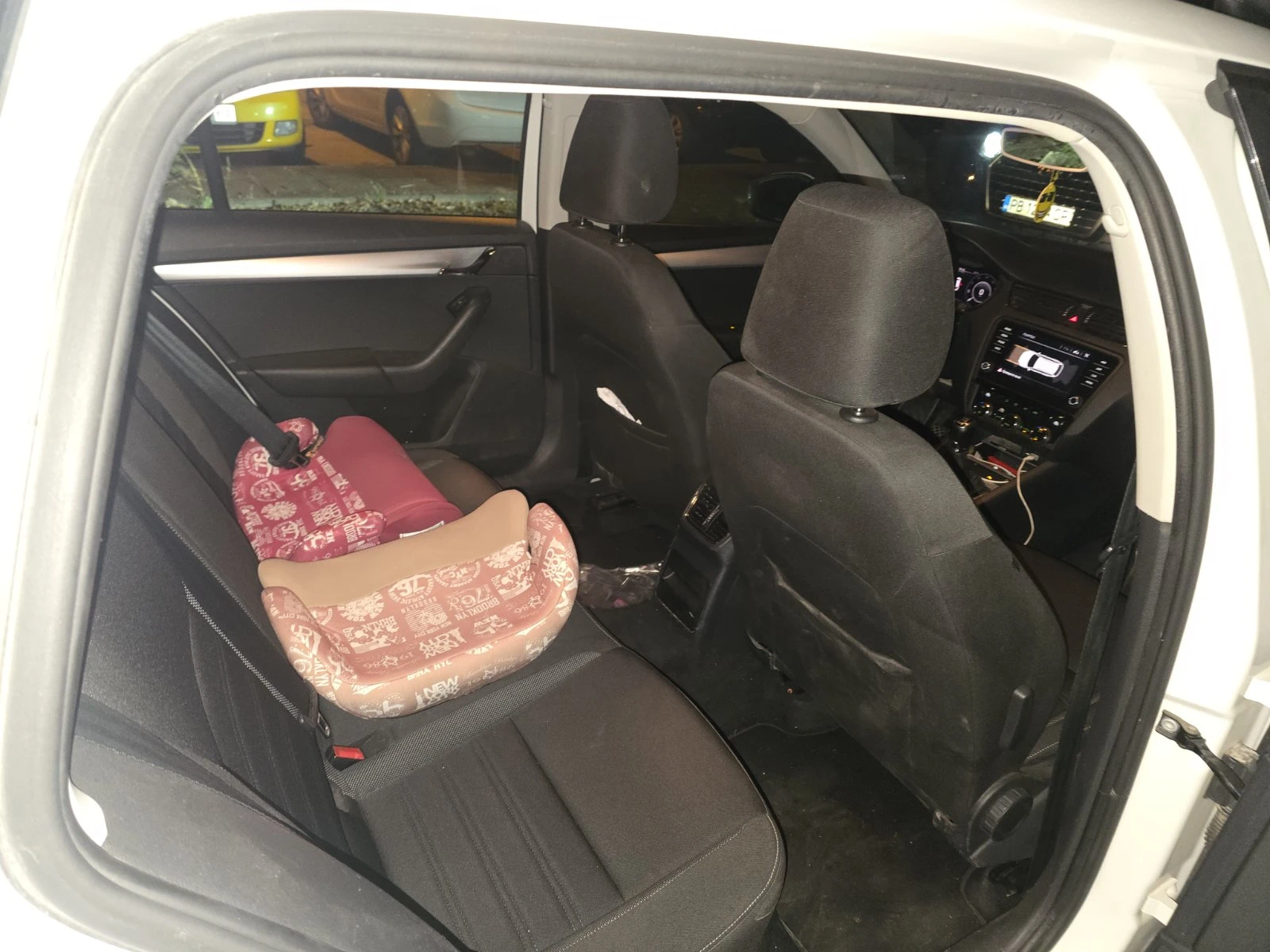 Skoda Octavia 1.6TDI, снимка 7 - Автомобили и джипове - 56340611