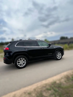 Jeep Cherokee Sport 4x4, снимка 5