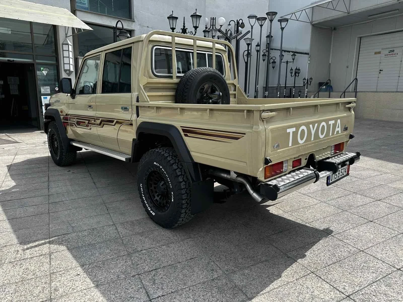 Toyota Land cruiser GRJ79DC Automatic, снимка 3 - Автомобили и джипове - 47289801