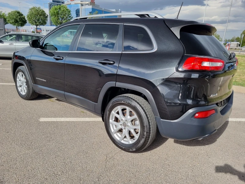 Jeep Cherokee 3.2 V6 LATITUDE, снимка 6 - Автомобили и джипове - 47465466