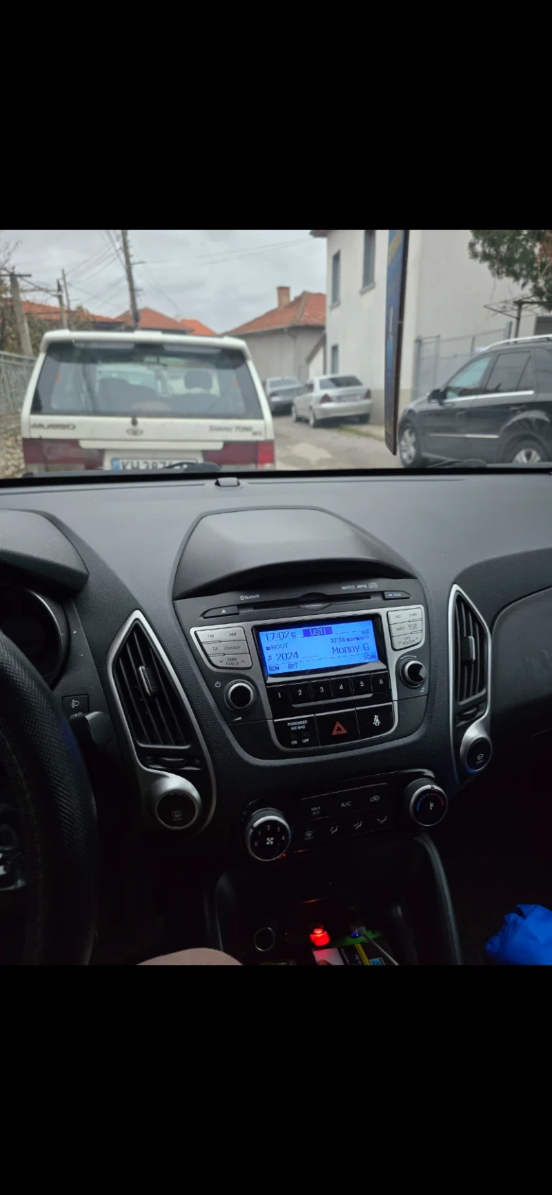 Hyundai IX35, снимка 3 - Автомобили и джипове - 48924223