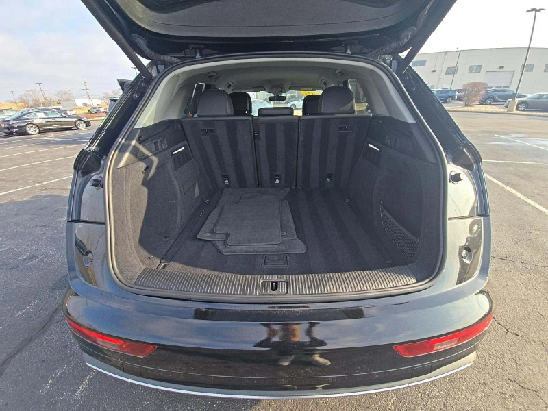 Audi Q5 Premium * CARFAX* ОПЦИЯ ЗА ФИНАНСИРАНЕ* , снимка 11 - Автомобили и джипове - 53077398