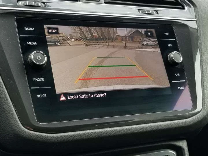 VW Tiguan HIGHLINE PKG| NAV| 360 CAMERA| LEATHER| PANO| FEND, снимка 14 - Автомобили и джипове - 53914209