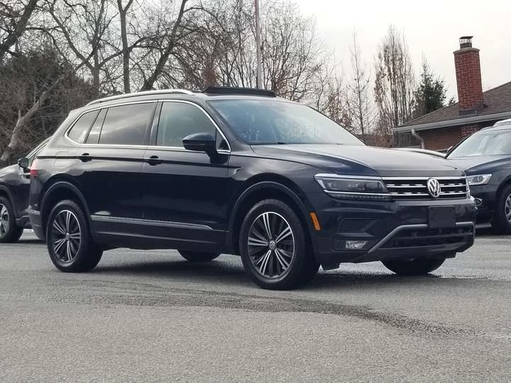 VW Tiguan HIGHLINE PKG| NAV| 360 CAMERA| LEATHER| PANO| FEND, снимка 5 - Автомобили и джипове - 53914209