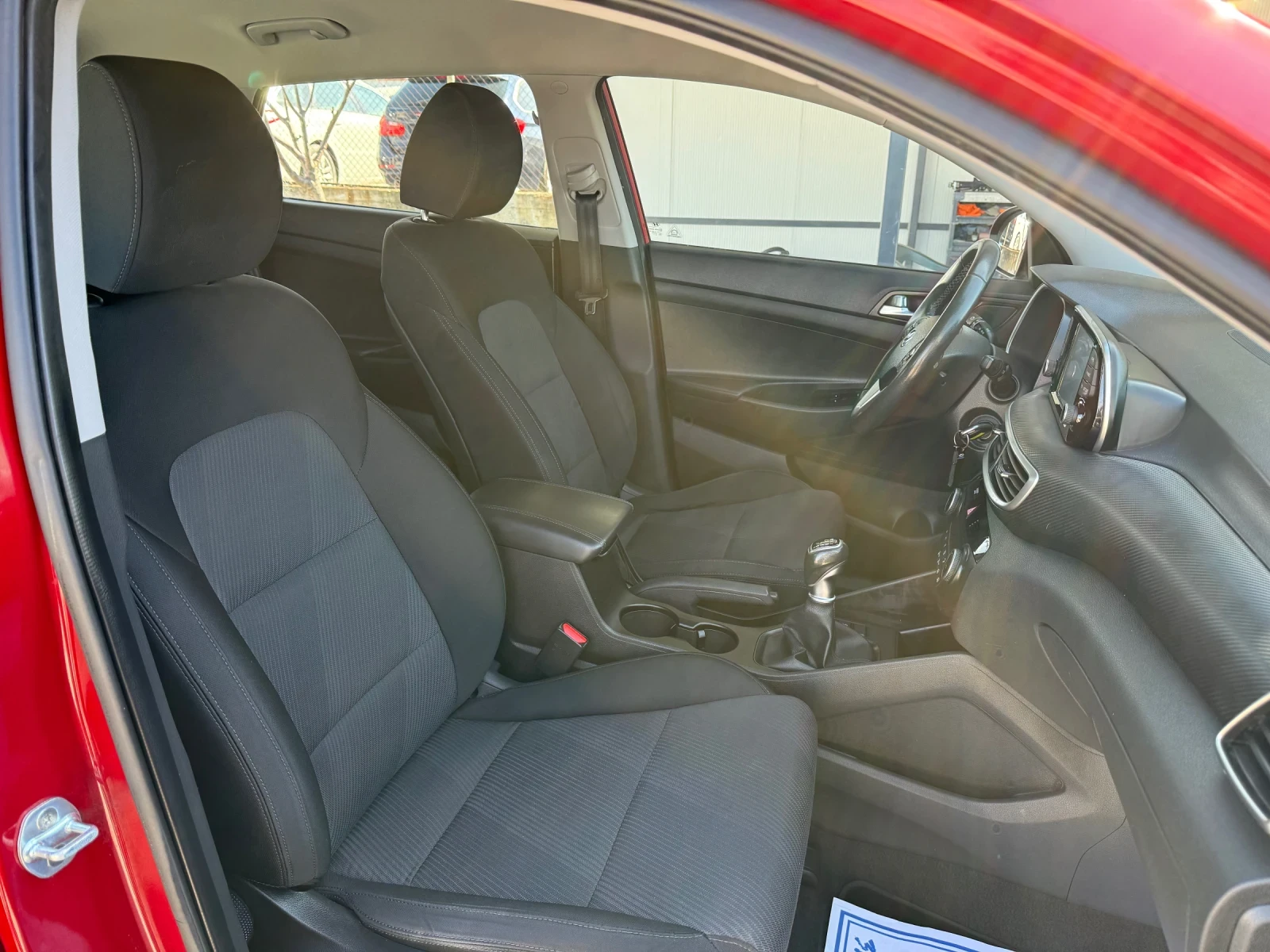 Hyundai Tucson 1.6 CRDI, снимка 9 - Автомобили и джипове - 53817881