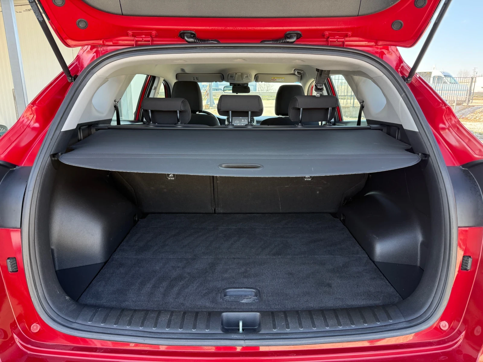 Hyundai Tucson 1.6 CRDI, снимка 10 - Автомобили и джипове - 53817881