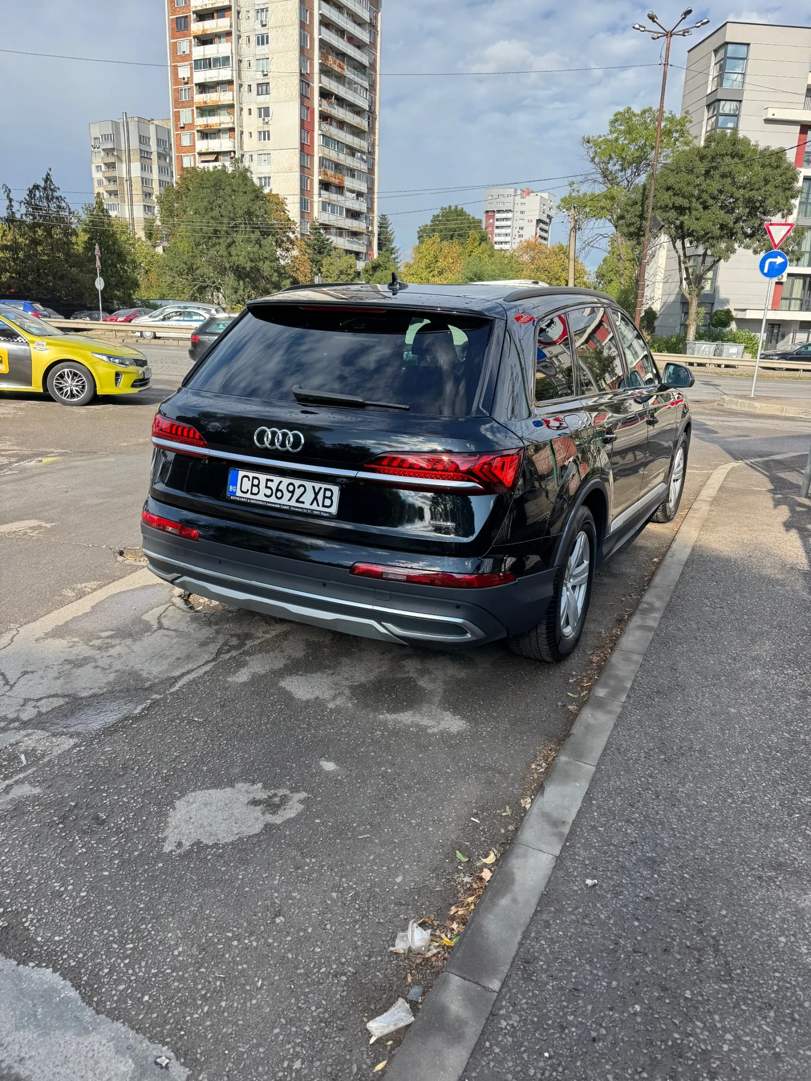 Audi Q7 7 МЕСТНА!ГОТОВ ЛИЗИНГ! ПЪРВИ СОБСТВЕНИК!ВЪЗДУХ!, снимка 9 - Автомобили и джипове - 54717595