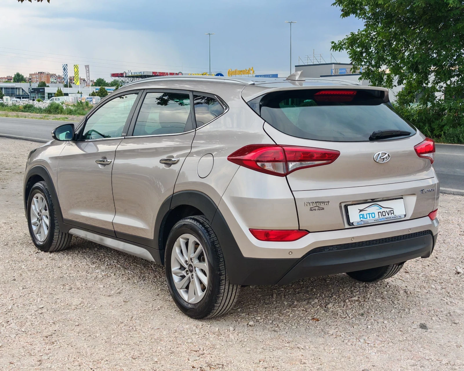 Hyundai Tucson 1.7 ДИЗЕЛ 141 К.С. АВТОМАТ! 126 000 КМ! НОВА, снимка 7 - Автомобили и джипове - 55317853