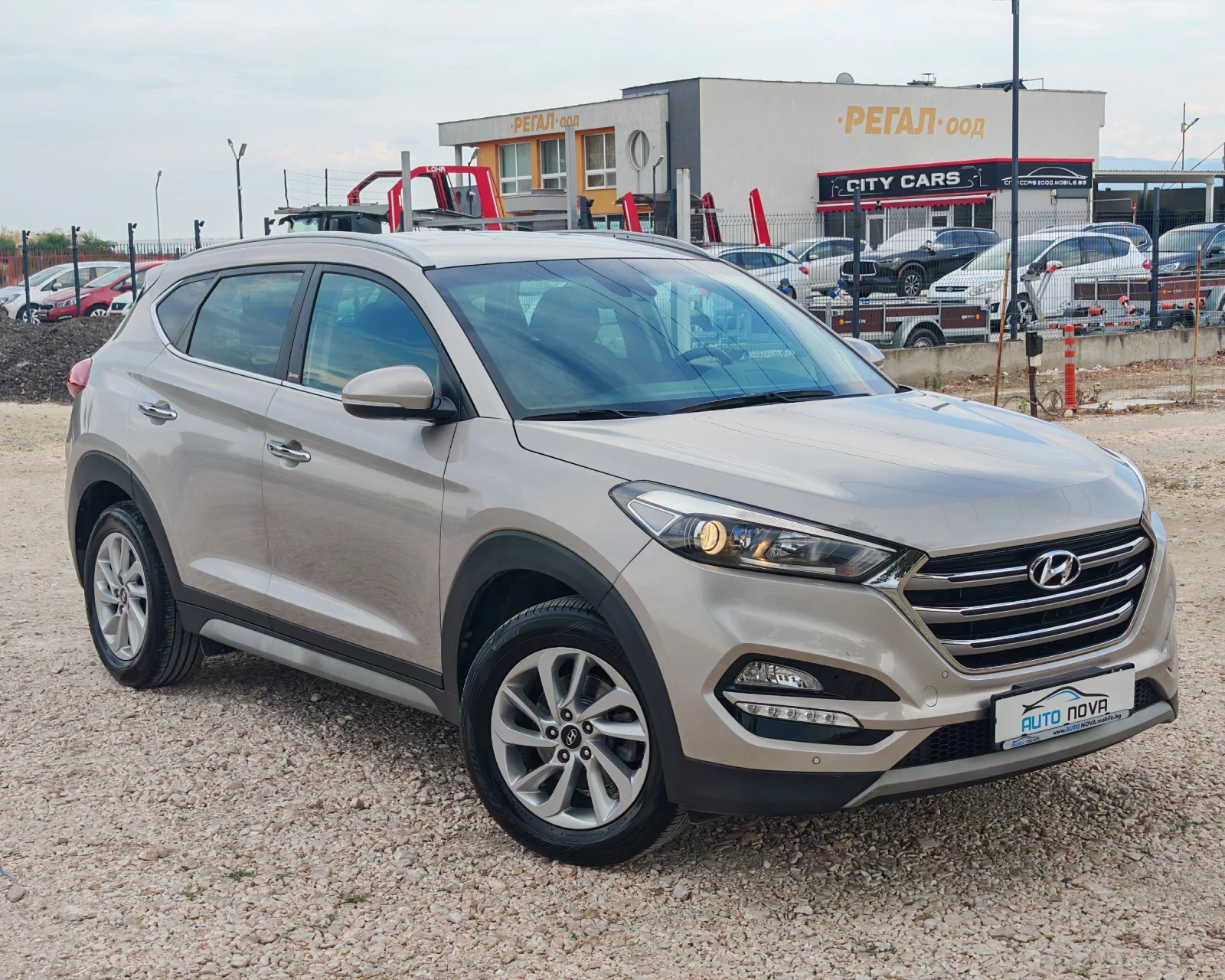 Hyundai Tucson 1.7 ДИЗЕЛ 141 К.С. АВТОМАТ! 126 000 КМ! НОВА, снимка 16 - Автомобили и джипове - 55317853