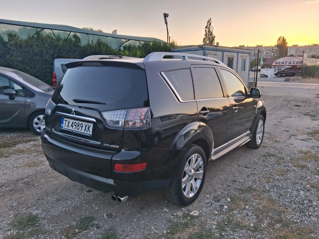 Mitsubishi Outlander РЕГИСТРИРАН И ОБСЛУЖЕН, снимка 5 - Автомобили и джипове - 56122384